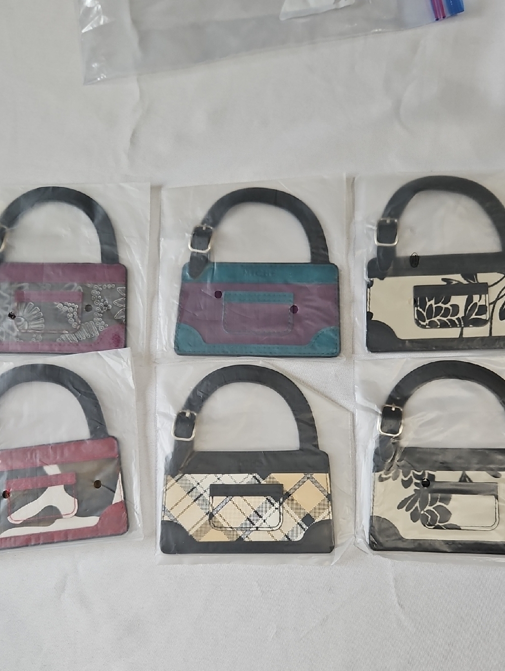 Miche 6 Luggage Tags